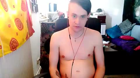 Snapshot of yyscript chatting on 03.07.25 online show from 03.07.25