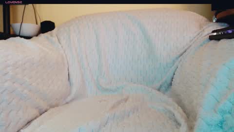 Snapshot of yzza_suave chatting on 09.09.25 yzza_suave online show from 09.09.25