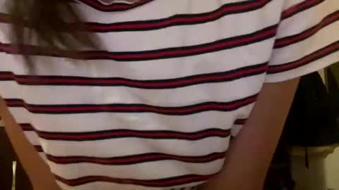 Snapshot of yzza_suave chatting on 11.15.25 yzza_suave online show from 11.15.25