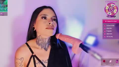 Snapshot of z_e_t_h_a chatting on 09.15.25 tazzie online show from 09.15.25