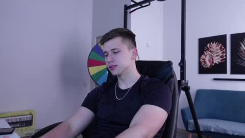 ZACK GILLIAN online show from 06.06.26