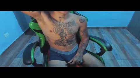 Snapshot of zafirocum chatting on 11.21.25 BiG Zafiro online show from 11.21.25