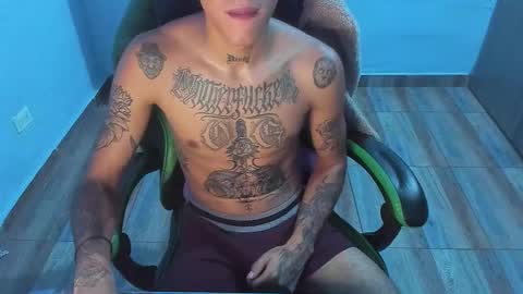 Snapshot of zafirocum chatting on 11.26.25 BiG Zafiro online show from 11.26.25