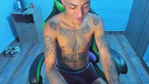 BiG Zafiro online show from 12.22.25