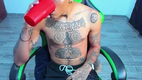 BiG Zafiro online show from 04.18.26