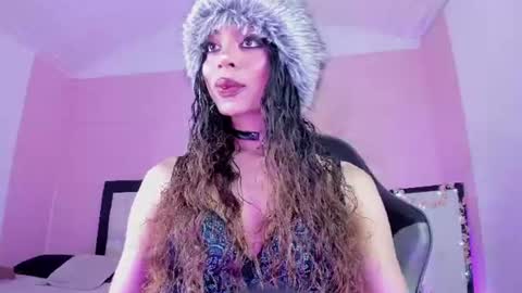 Snapshot of zahara___1 chatting on 06.15.26 zahara___1 online show from 06.15.26