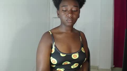 Snapshot of zahhysims chatting on 02.02.25 zahhy online show from 02.02.25