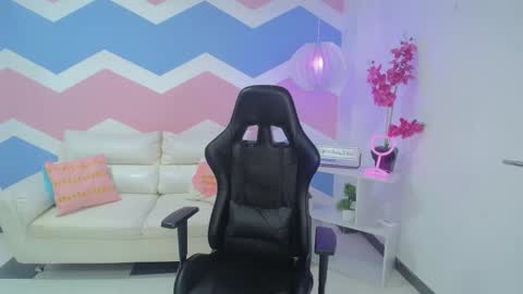 Snapshot of zahira__ chatting on 02.27.26 Zahira online show from 02.27.26