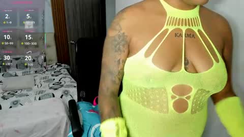 Snapshot of zahra_rose chatting on 04.22.26 zahra_rose online show from 04.22.26