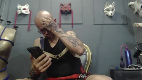 Snapshot of zainkreiger chatting on 04.12.26 Dom Zain online show from 04.12.26