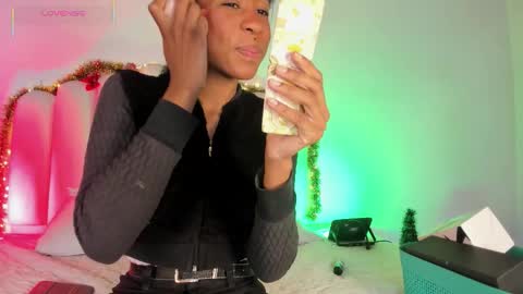 Snapshot of zairarose25 chatting on 12.01.25 Zaira online show from 12.01.25