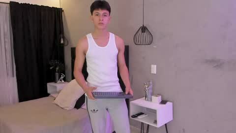 Snapshot of zam_noir chatting on 05.27.26 Samuel online show from 05.27.26