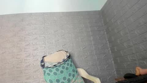 Snapshot of zamara__ chatting on 12.18.25 Zamara online show from 12.18.25