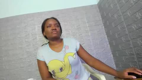 Snapshot of zamara__ chatting on 12.20.25 Zamara online show from 12.20.25