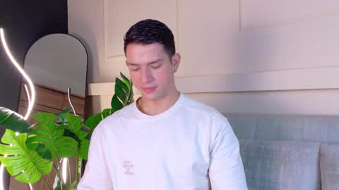 Snapshot of zanedawson chatting on 02.19.26 Zane Dawson online show from 02.19.26