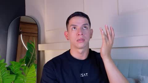 Snapshot of zanedawson chatting on 02.25.26 Zane Dawson online show from 02.25.26