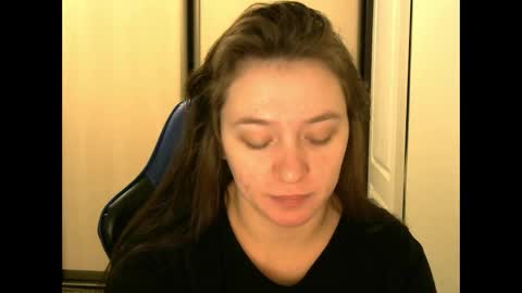 Snapshot of zara_golden chatting on 01.11.25 chaturcum online show from 01.11.25