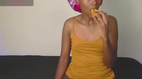 Snapshot of zara_lae chatting on 07.10.26 nicky online show from 07.10.26