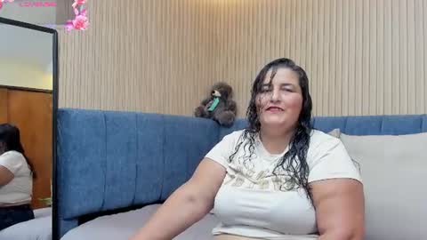 Snapshot of zara_milf_ chatting on 06.19.26 zara online show from 06.19.26