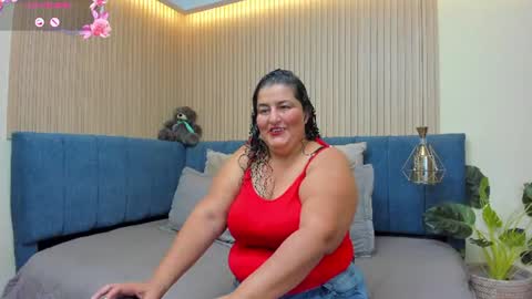 Snapshot of zara_milf_ chatting on 06.30.26 zara online show from 06.30.26