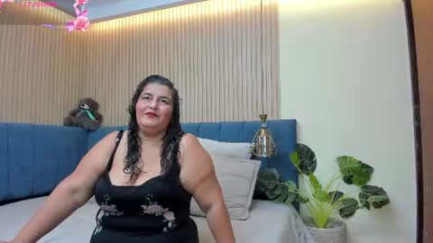 Snapshot of zara_milf_ chatting on 07.03.26 zara online show from 07.03.26
