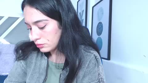 Snapshot of zaradames_ chatting on 12.22.24 zaradames_ online show from 12.22.24