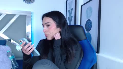 Snapshot of zaradames_ chatting on 01.11.25 zaradames_ online show from 01.11.25
