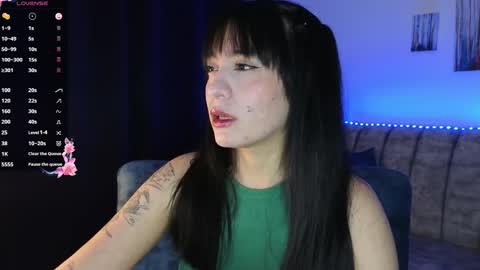 Snapshot of zaradames_ chatting on 10.05.25 zaradames_ online show from 10.05.25