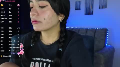 Snapshot of zaradames_ chatting on 10.23.25 zaradames_ online show from 10.23.25