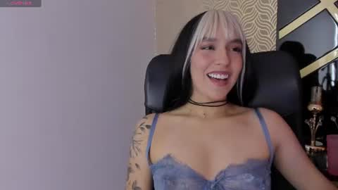 Snapshot of zarahaze_ chatting on 07.22.26 SARAH online show from 07.22.26