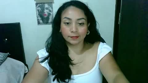 Snapshot of zaray_45bella chatting on 05.08.26 zaray online show from 05.08.26