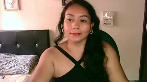 Snapshot of zaray_45bella chatting on 05.23.26 zaray online show from 05.23.26