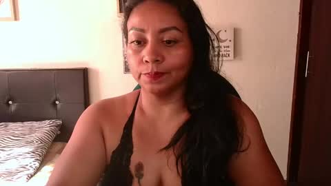 Snapshot of zaray_45bella chatting on 05.24.26 zaray online show from 05.24.26