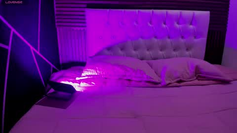 Zarina Waynne online show from 03.18.26