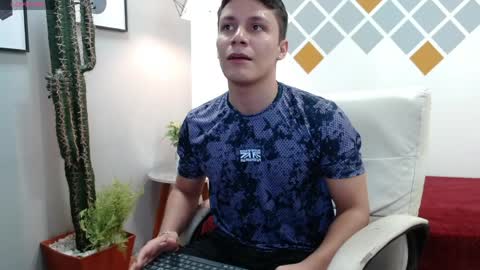 Snapshot of zayn_clausen chatting on 04.11.26 zayn_clausen online show from 04.11.26