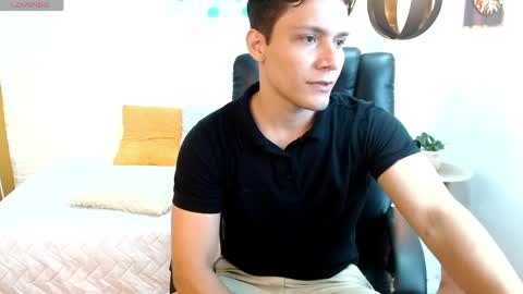 Snapshot of zayn_clausen chatting on 04.16.26 zayn_clausen online show from 04.16.26