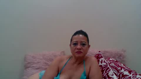 Snapshot of zebella02 chatting on 02.12.25 zebella02 online show from 02.12.25