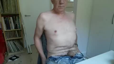 Snapshot of zeep16 chatting on 11.10.25 zeep16 online show from 11.10.25