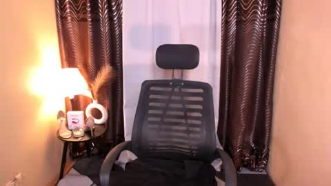 zella_maurice online show from 07.12.26
