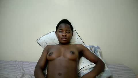 Snapshot of zellah chatting on 02.18.26 zellah online show from 02.18.26