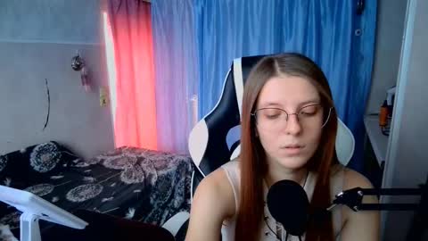 Snapshot of zelmacurington chatting on 01.08.26 Julia online show from 01.08.26