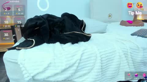 Zenda Evans online show from 02.19.25