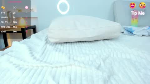 Zenda Evans online show from 03.04.25