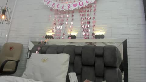 Zenda Evans online show from 02.07.26