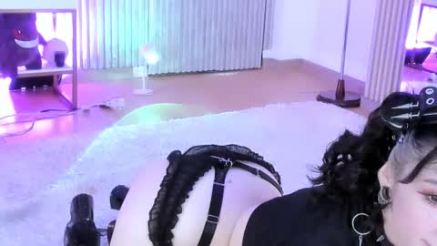    online show from 10.10.25