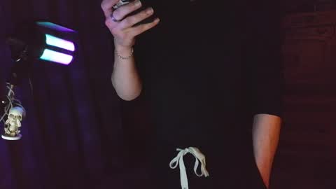 Snapshot of zeroreaction chatting on 04.08.26 zeroreaction online show from 04.08.26