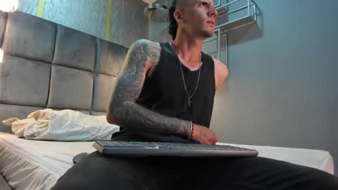 Snapshot of zeta_fox99 chatting on 11.09.25 zeta fox99 online show from 11.09.25