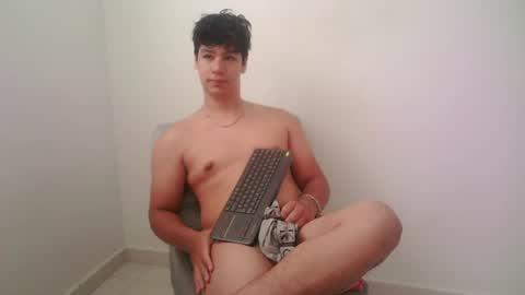 Snapshot of zeus_183 chatting on 07.21.26 zeus_183 online show from 07.21.26