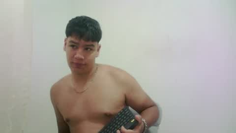 Snapshot of zeus_183 chatting on 07.23.26 zeus_183 online show from 07.23.26