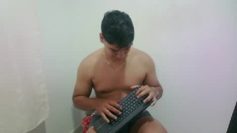 Snapshot of zeus_183 chatting on 07.25.26 zeus_183 online show from 07.25.26